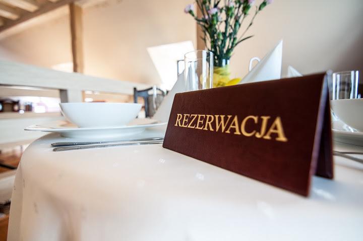 Hotel Pod Wierzba Uniejów Exterior foto