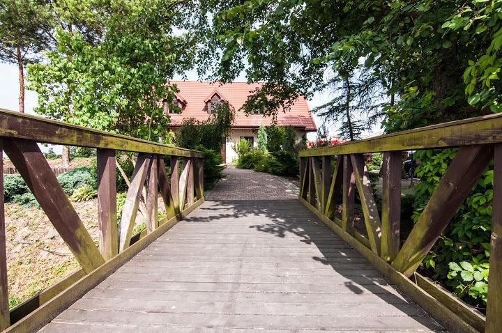 Hotel Pod Wierzba Uniejów Exterior foto
